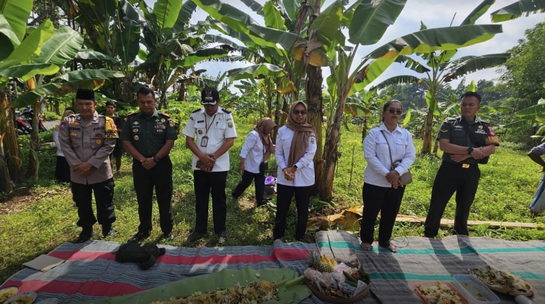 Sampul album Peletakan Batu pertama pembangunan koperasi desa merah putih desa keji